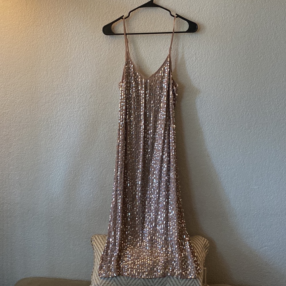 Dress sequence - Picture 10 of 17